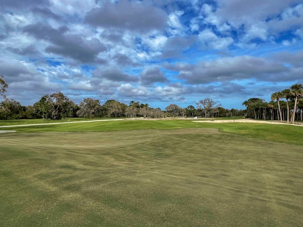 /content/dam/images/golfdigest/fullset/2023/1/Apogee West 14g.jpeg